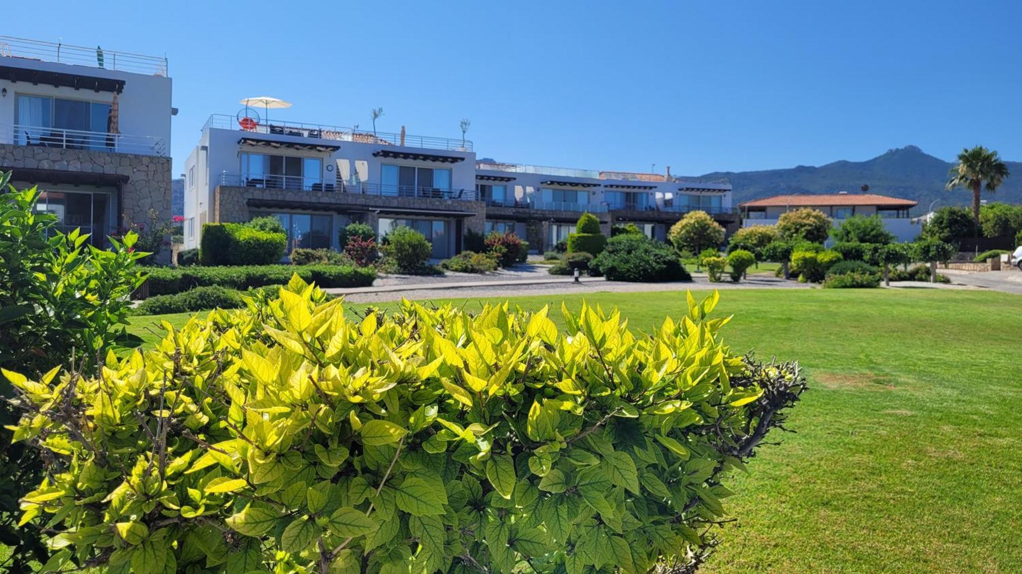 Sea And Mountain View Beachfront Penthouse Yali Ngoại thất bức ảnh